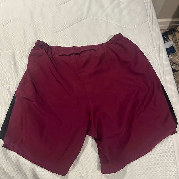Nike Men's Burgundy and Black Athletic Shorts with liner - Picture 2 of 2
